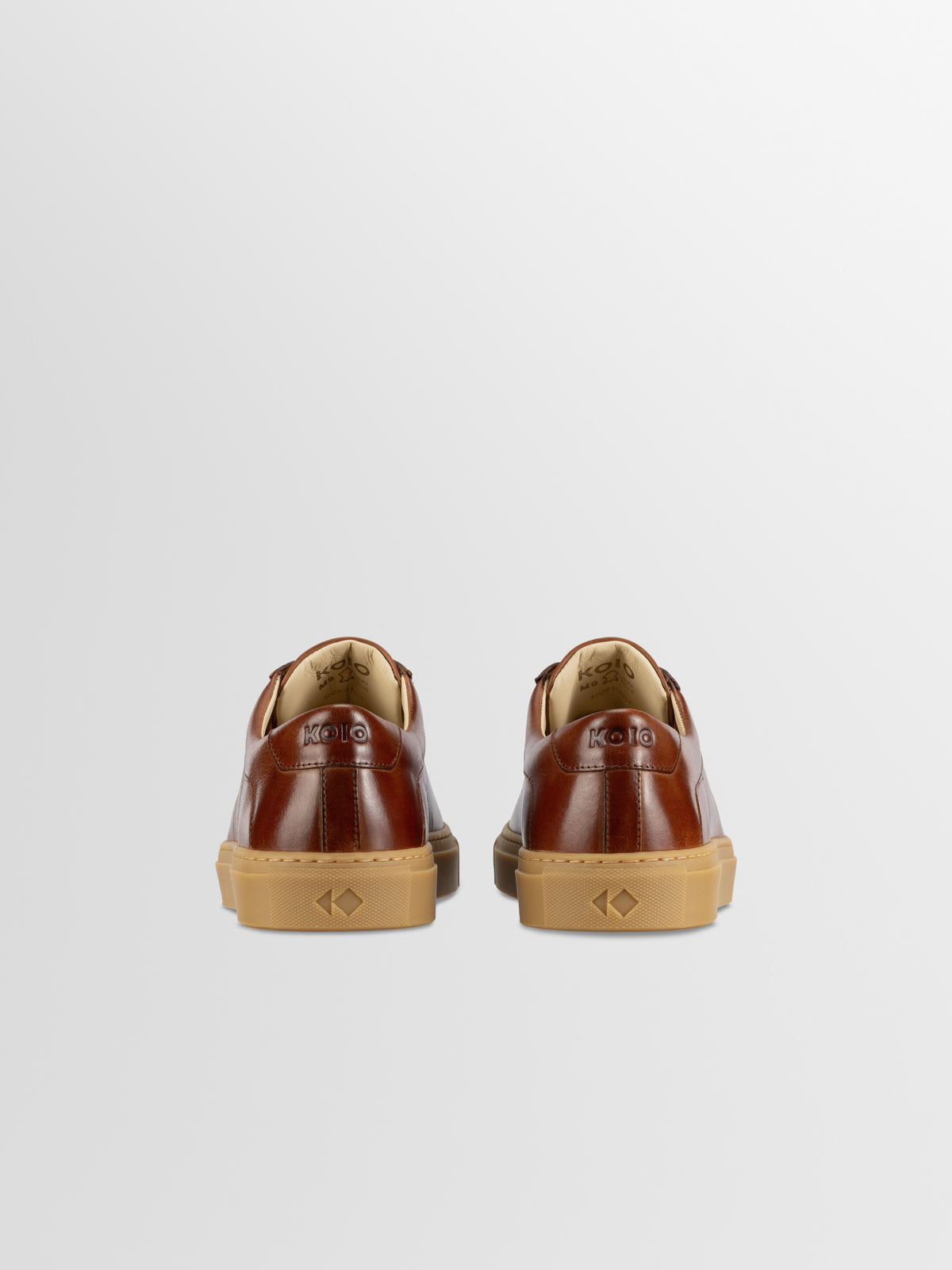 A pair of men