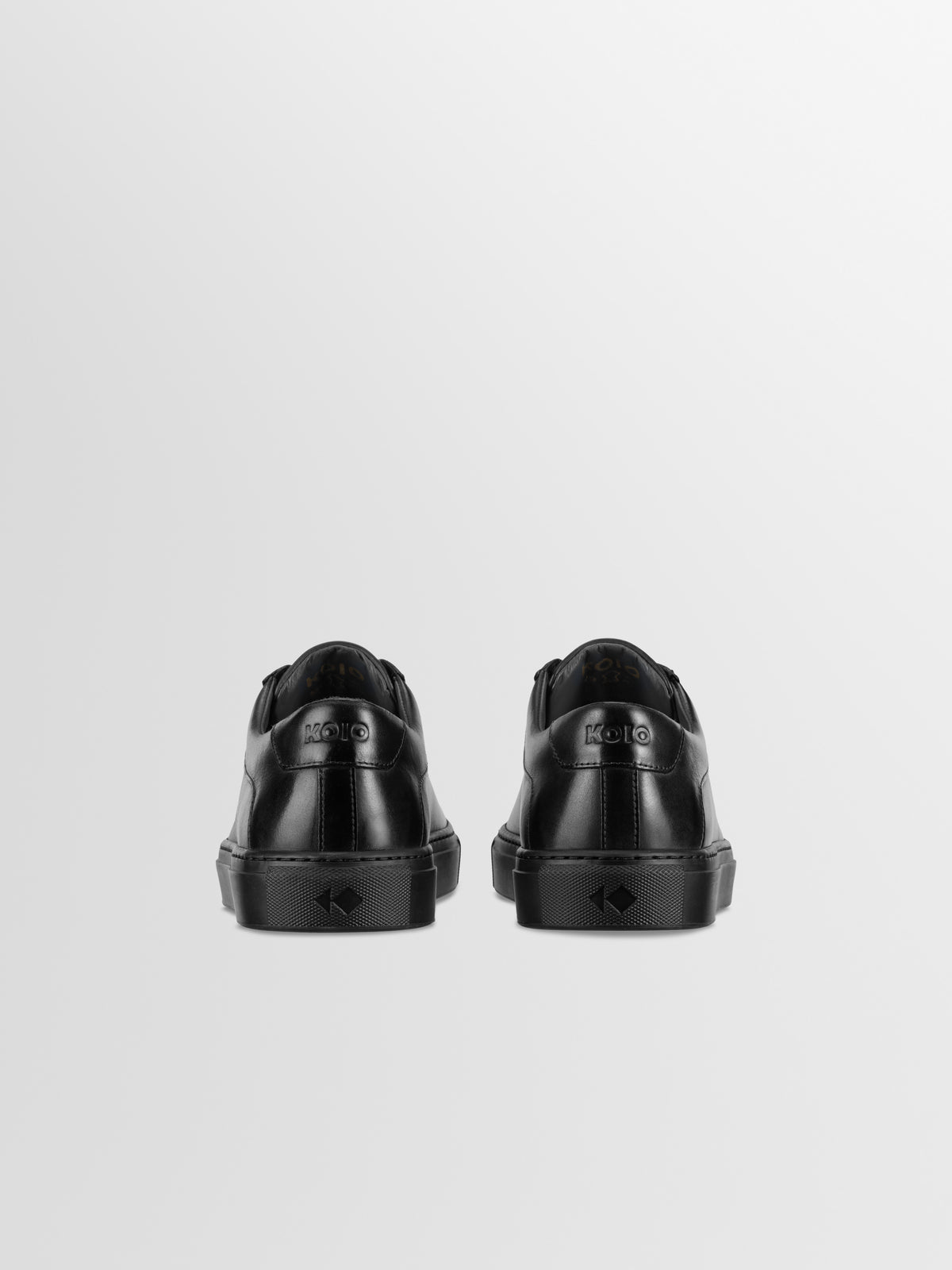 A pair of men