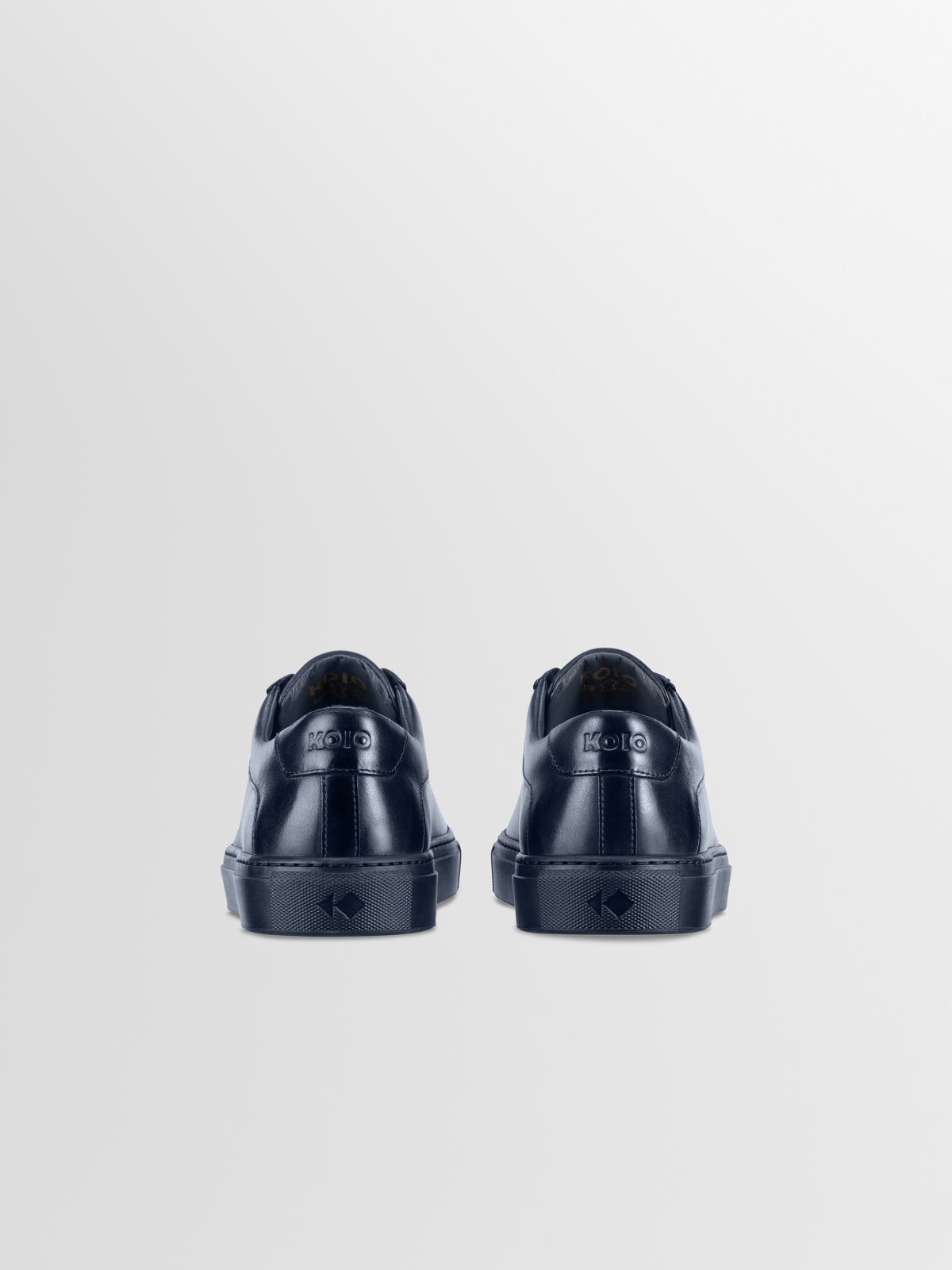 A pair of men